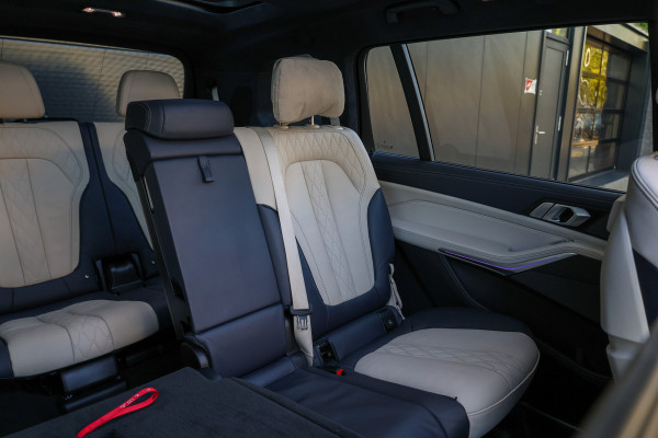 BMW X7 xDrive40d High Executive | VOL! | INDIVIDUAL LEDER | MASSAGE | SKYLOUNGE | CO PILOT | H/K |