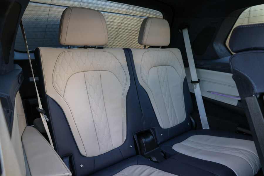 BMW X7 xDrive40d High Executive | VOL! | INDIVIDUAL LEDER | MASSAGE | SKYLOUNGE | CO PILOT | H/K |