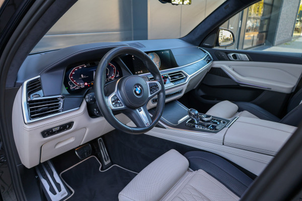 BMW X7 xDrive40d High Executive | VOL! | INDIVIDUAL LEDER | MASSAGE | SKYLOUNGE | CO PILOT | H/K |