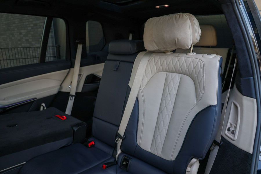 BMW X7 xDrive40d High Executive | VOL! | INDIVIDUAL LEDER | MASSAGE | SKYLOUNGE | CO PILOT | H/K |