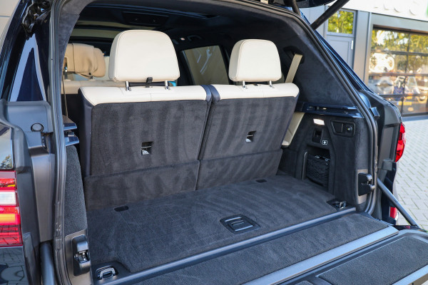 BMW X7 xDrive40d High Executive | VOL! | INDIVIDUAL LEDER | MASSAGE | SKYLOUNGE | CO PILOT | H/K |