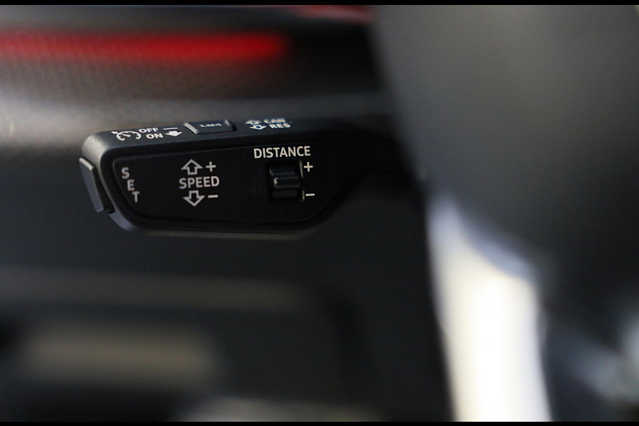 Audi Q8 55 TFSI Quattro RSQ8 Look / Carbon / RS Zetels / Acc / Lane Assist / Head Up / Dode Hoek / Open Panorama / Matrix / 23 Inc