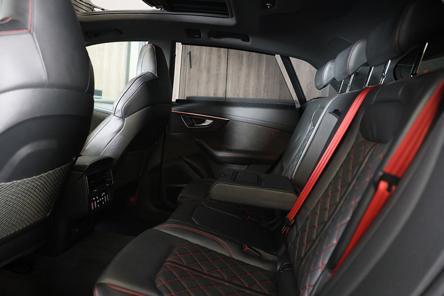 Audi Q8 55 TFSI Quattro RSQ8 Look / Carbon / RS Zetels / Acc / Lane Assist / Head Up / Dode Hoek / Open Panorama / Matrix / 23 Inc