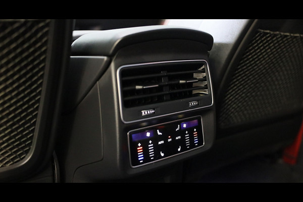 Audi Q8 55 TFSI Quattro RSQ8 Look / Carbon / RS Zetels / Acc / Lane Assist / Head Up / Dode Hoek / Open Panorama / Matrix / 23 Inc
