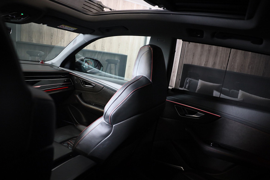 Audi Q8 55 TFSI Quattro RSQ8 Look / Carbon / RS Zetels / Acc / Lane Assist / Head Up / Dode Hoek / Open Panorama / Matrix / 23 Inc