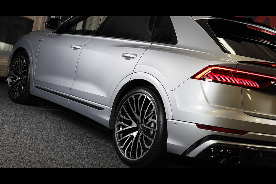 Audi Q8 55 TFSI Quattro RSQ8 Look / Carbon / RS Zetels / Acc / Lane Assist / Head Up / Dode Hoek / Open Panorama / Matrix / 23 Inc