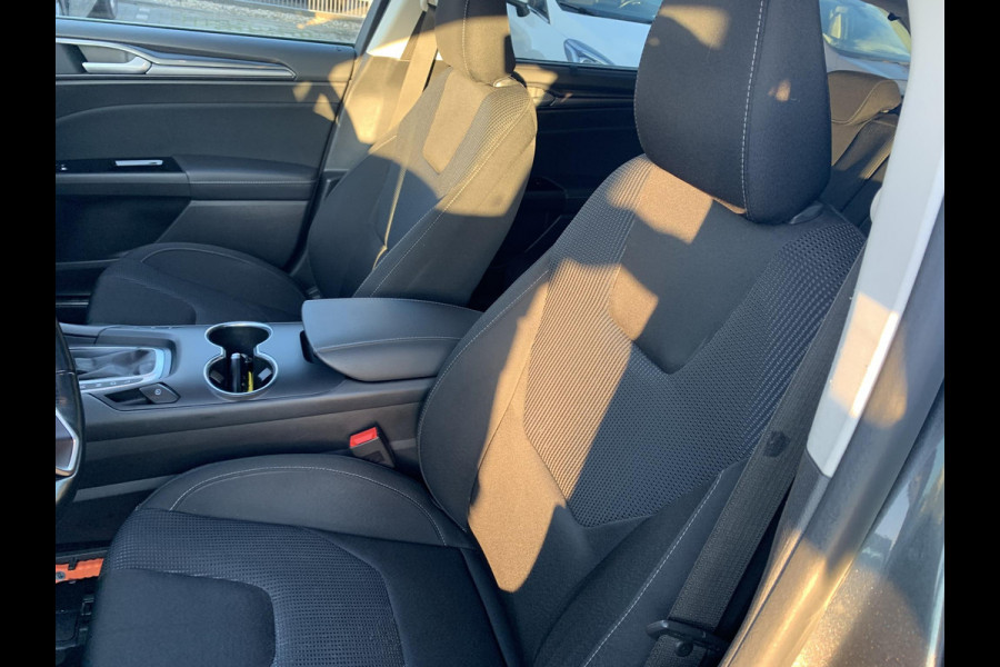 Ford Mondeo Wagon 2.0 IVCT HEV Titanium | Zeer Netjes! | Panorama Dak | Stoelverwarming | Elektrische Stoelen Memory | Camera | Navigatie |