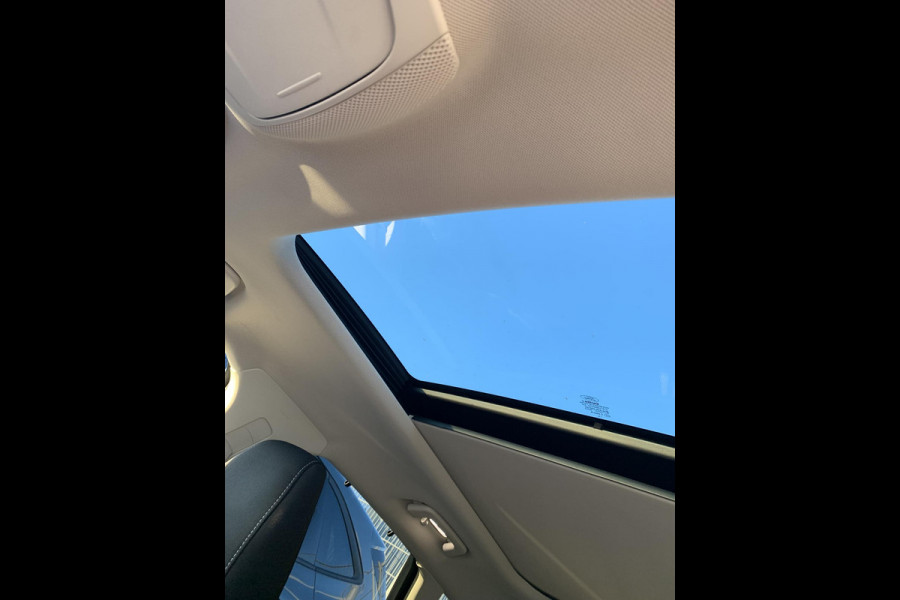 Ford Mondeo Wagon 2.0 IVCT HEV Titanium | Zeer Netjes! | Panorama Dak | Stoelverwarming | Elektrische Stoelen Memory | Camera | Navigatie |