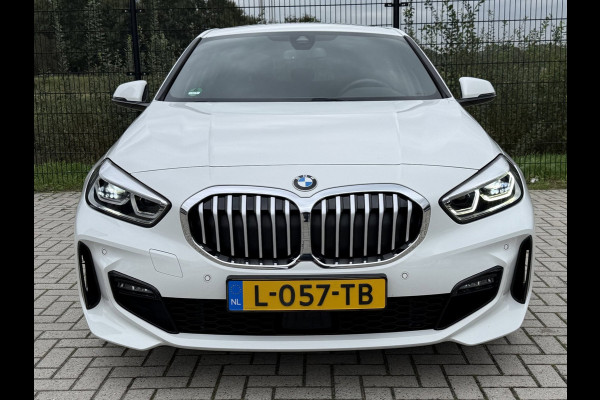 BMW 1-serie 116i High Executive M-Sport| PANO | Sport-/Schaalstoelen| M pakket | Carplay |