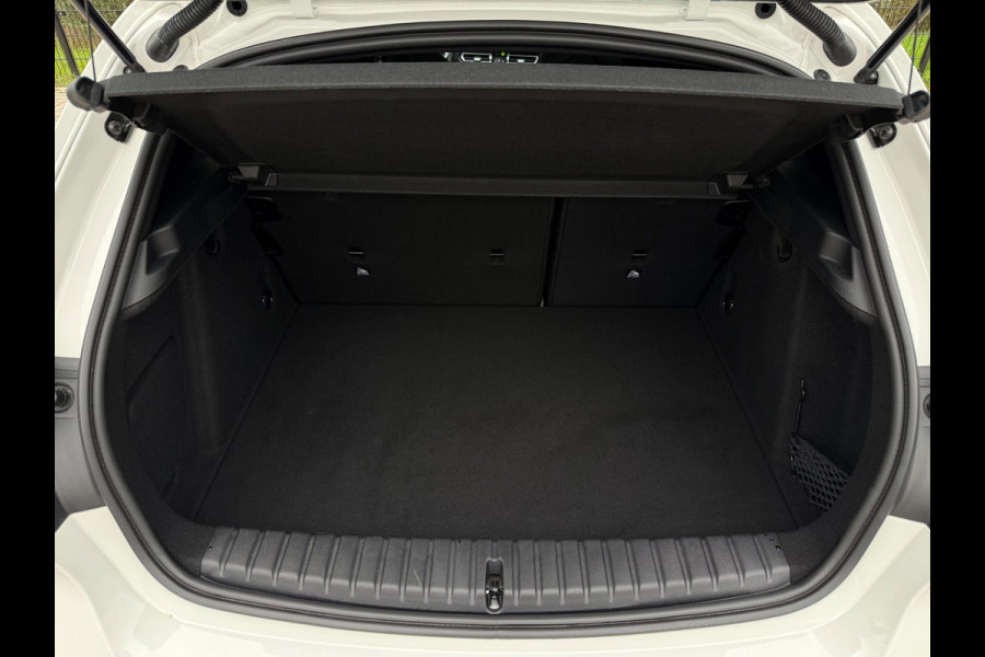 BMW 1-serie 116i High Executive M-Sport| PANO | Sport-/Schaalstoelen| M pakket | Carplay |