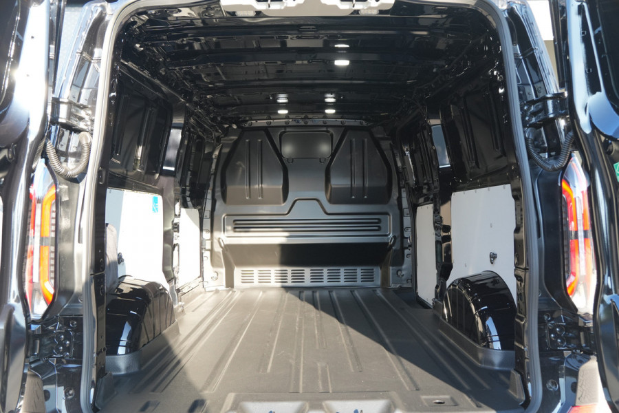 Ford E-Transit Custom 340 L2H1 Limited 71 kWh 218pk - ACC - 360 camera - Navigatie - Stoelverwarming - AGR bestuurdersstoel - Blind Spot - Rijklaar