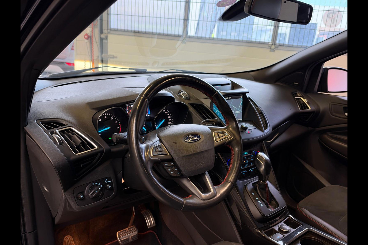Ford Kuga 1.5 EcoBoost ST Line, Pano, Camera, carplay, Stoel/Stuurverwarming, trekhaak