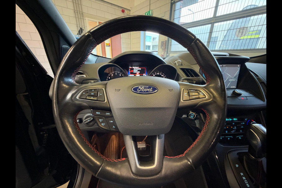 Ford Kuga 1.5 EcoBoost ST Line, Pano, Camera, carplay, Stoel/Stuurverwarming, trekhaak
