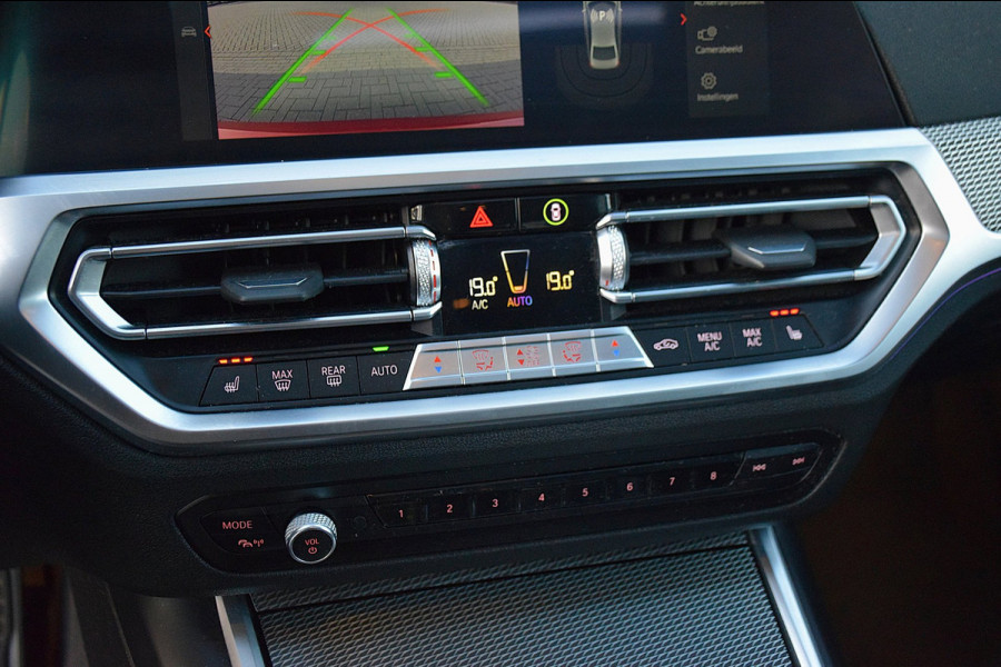 BMW 3-serie 320i High Executive Edition*M-Pakket*DAK*HEAD-UP*LEDER*ENZ*