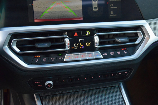 BMW 3-serie 320i High Executive Edition*M-Pakket*DAK*HEAD-UP*LEDER*ENZ*