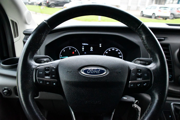 Ford Transit 350 2.0 TDCI L3H2 Black Edition Camera, Cruise, Caplay, Automaat, 130PK, Trekhaak, Multimedia, Sensoren, UNIEK!