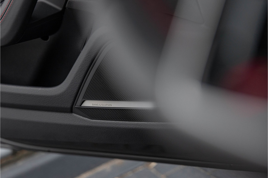 Audi A6 Avant 55 TFSI-e Quattro Competition Pano S-stoelen B&O Audi Excl. Trekhaak HuD