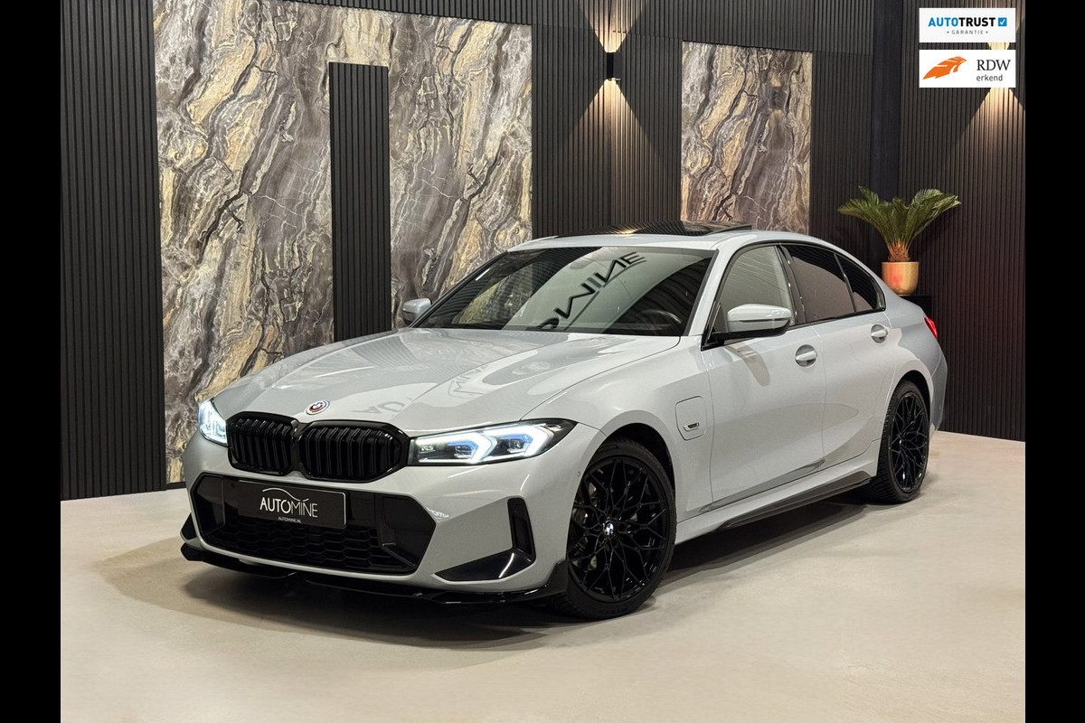 BMW 3-serie 330e M-Performance|PANO|CURVED SCREEN|LASER|HARMAN KARDON|BOMVOL!