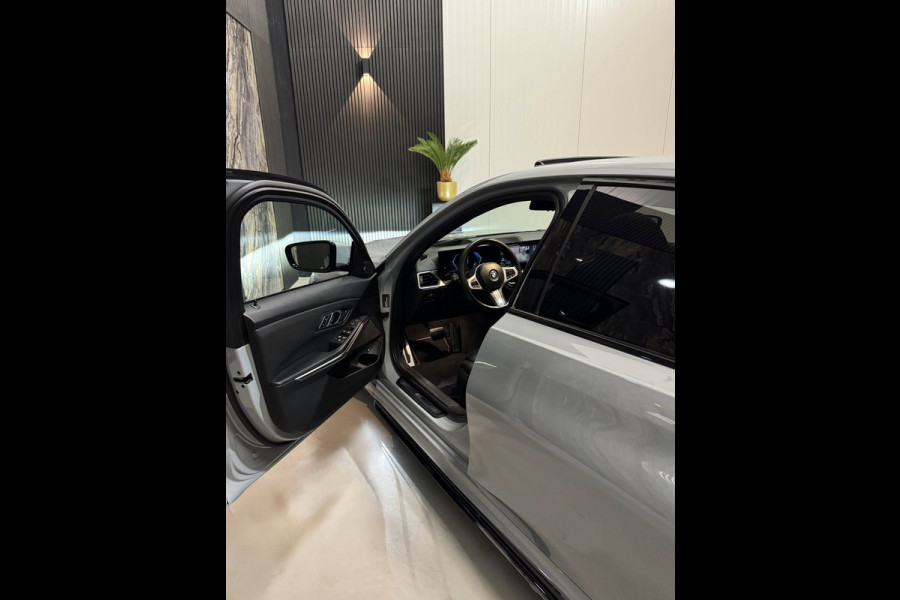 BMW 3-serie 330e M-Performance|PANO|CURVED SCREEN|LASER|HARMAN KARDON|BOMVOL!