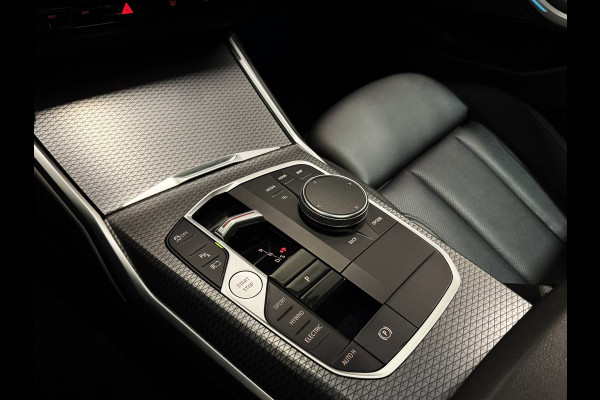 BMW 3-serie 330e M-Performance|PANO|CURVED SCREEN|LASER|HARMAN KARDON|BOMVOL!