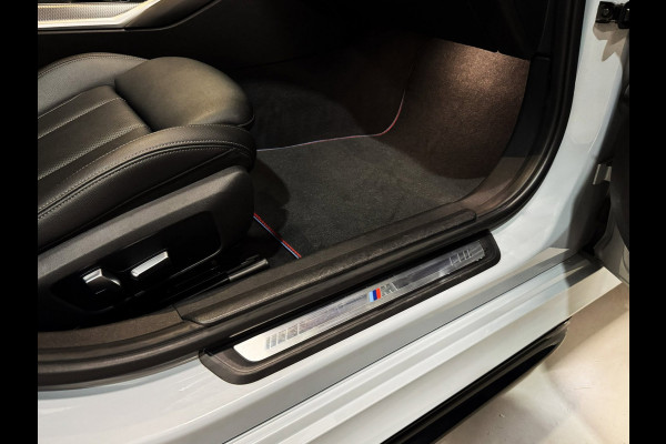 BMW 3-serie 330e M-Performance|PANO|CURVED SCREEN|LASER|HARMAN KARDON|BOMVOL!