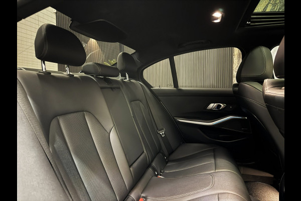 BMW 3-serie 330e M-Performance|PANO|CURVED SCREEN|LASER|HARMAN KARDON|BOMVOL!