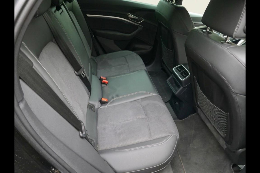 Audi Q8 e-tron 50 quattro S Edition 95 kWh 340pk | Parkeercamera | Elekt. verstelbare voorstoelen met geh. bestuurdersstoel | Stoelverwarming | Adaptive cruise controle | 21 inch Lichtmetalen velgen