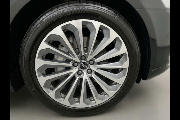 Audi Q8 e-tron 50 quattro S Edition 95 kWh 340pk | Parkeercamera | Elekt. verstelbare voorstoelen met geh. bestuurdersstoel | Stoelverwarming | Adaptive cruise controle | 21 inch Lichtmetalen velgen