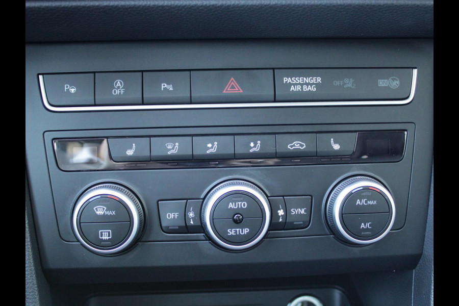 Seat Ateca 1.0 TSI Style Business Intense | APPLE CARPLAY / ANDROID AUTO | ACHTERUITRIJ CAMERA |