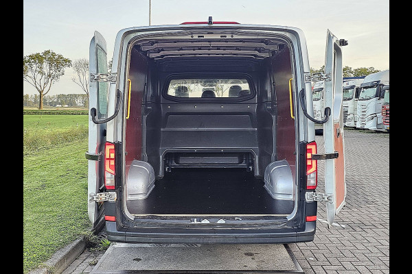 Volkswagen Crafter 35 2.0TDI L3H2 Dubbele cabine 5p Cruise control, Airco, Carplay, Navi, Camera