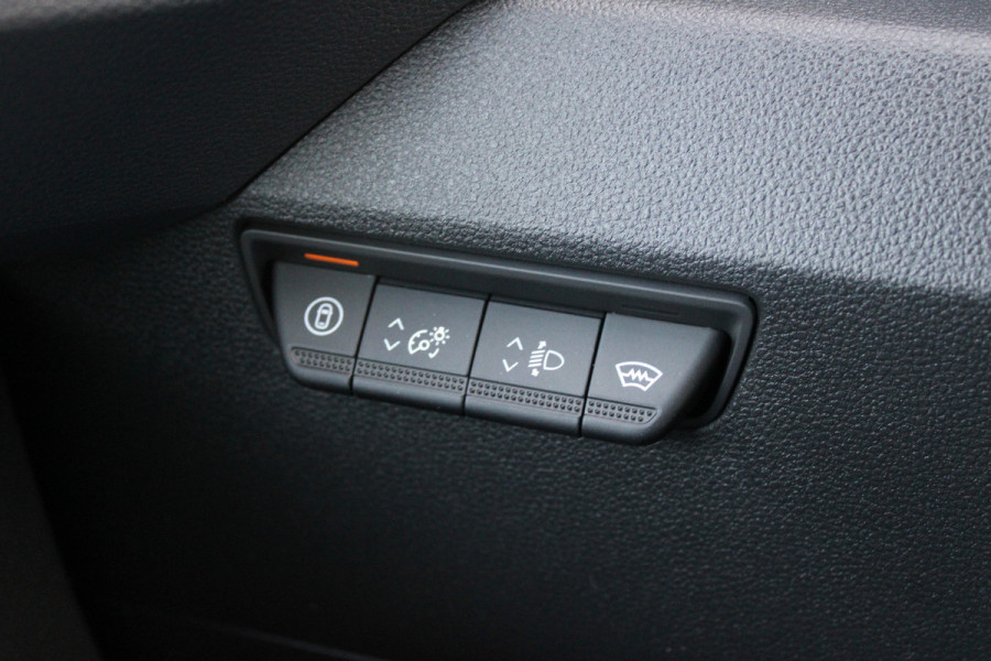 Renault Master E-Tech T35 L3H2 Advance Long Range 87 kWh 143pk - Camera - Trekhaak - Cruise - LED - Carplay/Android - Voorruitverwarming - Rijklaar