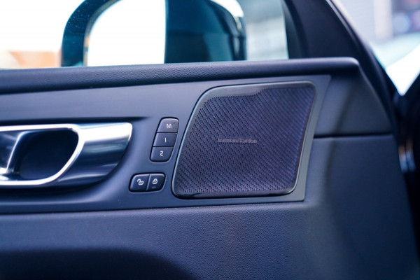 Volvo XC60 2.0 Recharge T8 AWD Inscription | Head Up Display | Stoelverkoeling | Stuurwielverwarming | Harman/Kardon | 360 Camera