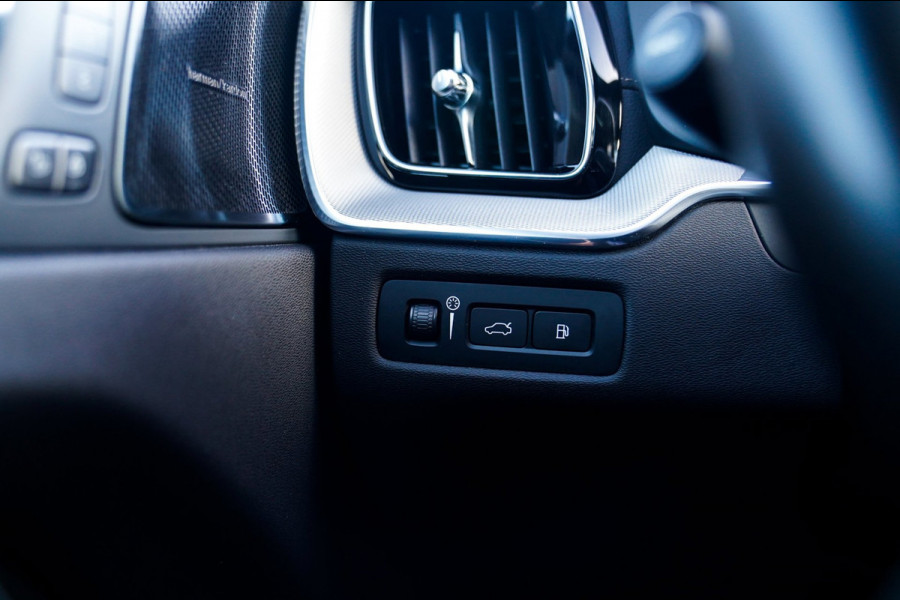 Volvo XC60 2.0 Recharge T8 AWD Inscription | Head Up Display | Stoelverkoeling | Stuurwielverwarming | Harman/Kardon | 360 Camera