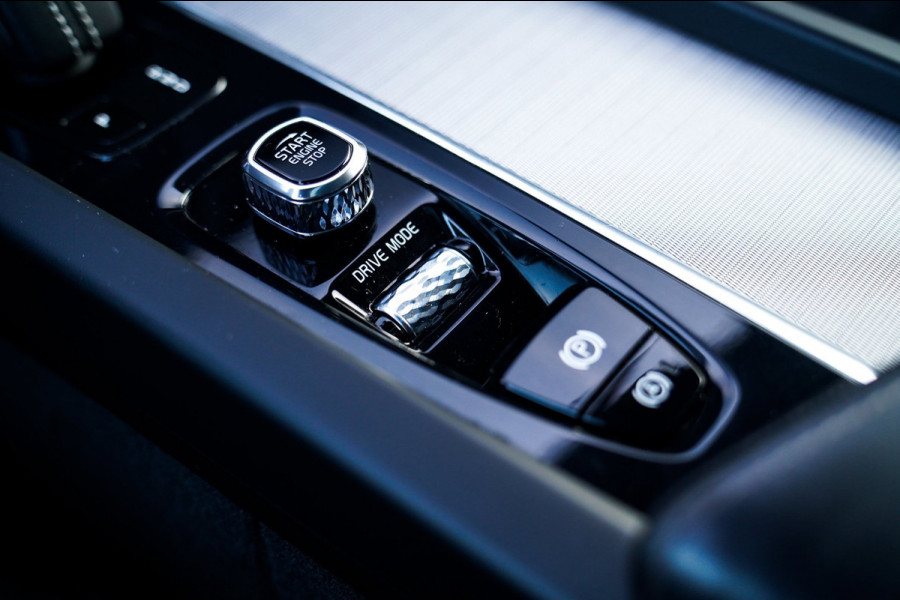 Volvo XC60 2.0 Recharge T8 AWD Inscription | Head Up Display | Stoelverkoeling | Stuurwielverwarming | Harman/Kardon | 360 Camera