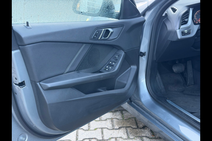 BMW 1-serie 116i Business Edition Plus (RIJKLAAR, BOVAG)