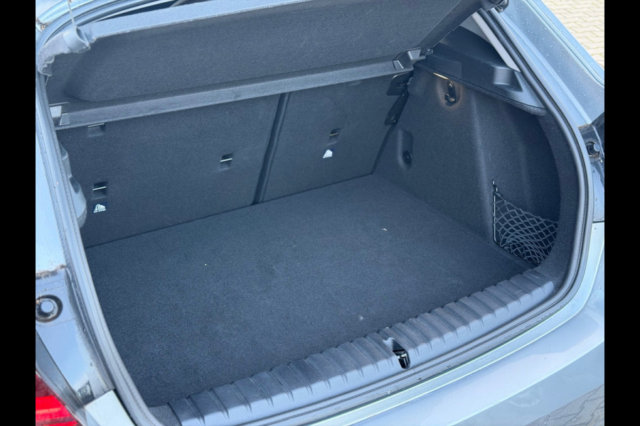 BMW 1-serie 116i Business Edition Plus (RIJKLAAR, BOVAG)