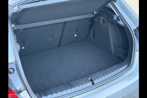 BMW 1-serie 116i Business Edition Plus (RIJKLAAR, BOVAG)