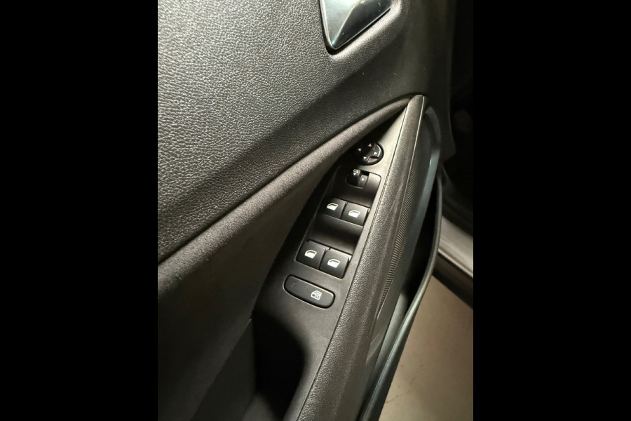 Opel Crossland 1.2 Turbo Ultimate | Keyless | Camera | Carplay| Nav | DAB