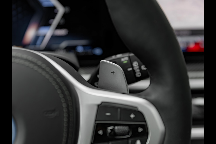 BMW X5 xDrive50e - M-Sport Pro - M-Zetels - Carbon Interieur - Pano - Trekhaak