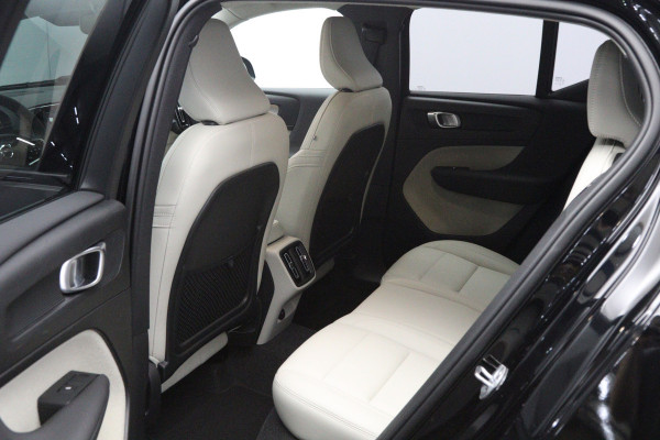 Volvo XC40 2.0 B3 164 PK Plus Dark, 4-Cilinder, Harman/Kardon, Leder, Trekhaak, Memory, Camera