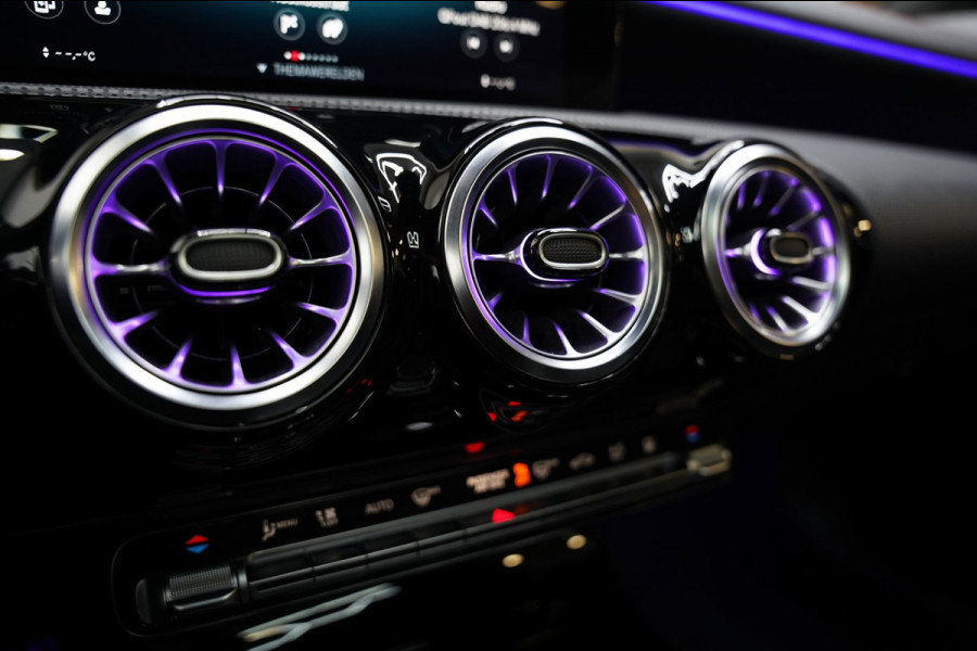 Mercedes-Benz CLA-Klasse 250 e AMG NIGHT PANO SFEER 360