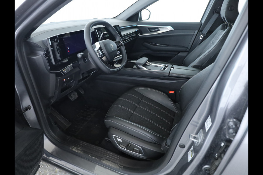 Renault Austral 1.3-158pk Mild Hybrid 160 X-Tronic 'Techno' AUTOMAAT ! Z.g.a.n. wagen ! Trekgewicht 1.800kg ! Autm. airco, adaptieve cruise control, keyless entry, navigatie, telefoonvoorb., LED verlichting, metallic lak, dodehoek assistent etc, etc.