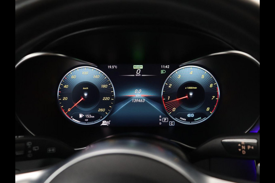Mercedes-Benz C-Klasse 300 AMG Line Avantgarde | Leder/alcantara | Adaptive cruise | 258 pk | Camera | Park assist | Navigatie | Stoelverwarming | Virtual cockpit | Carplay | Full LED |
