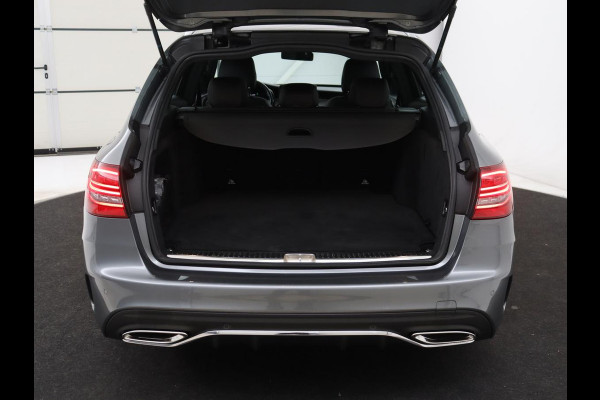 Mercedes-Benz C-Klasse 300 AMG Line Avantgarde | Leder/alcantara | Adaptive cruise | 258 pk | Camera | Park assist | Navigatie | Stoelverwarming | Virtual cockpit | Carplay | Full LED |