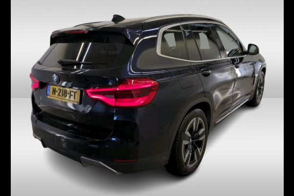 BMW iX3 Executive 80 kWh SOH 99,6% / Panoramadak / Leder / Stoelverwarming / Pdc.+Camera / Navigatie / Apk 10-2027