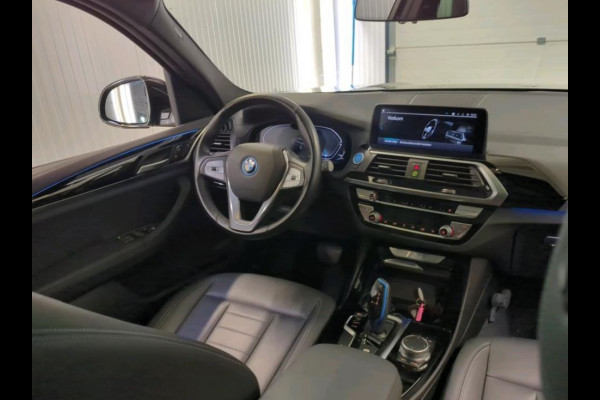 BMW iX3 Executive 80 kWh SOH 99,6% / Panoramadak / Leder / Stoelverwarming / Pdc.+Camera / Navigatie / Apk 10-2027