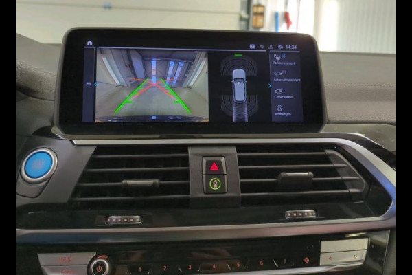 BMW iX3 Executive 80 kWh SOH 99,6% / Panoramadak / Leder / Stoelverwarming / Pdc.+Camera / Navigatie / Apk 10-2027