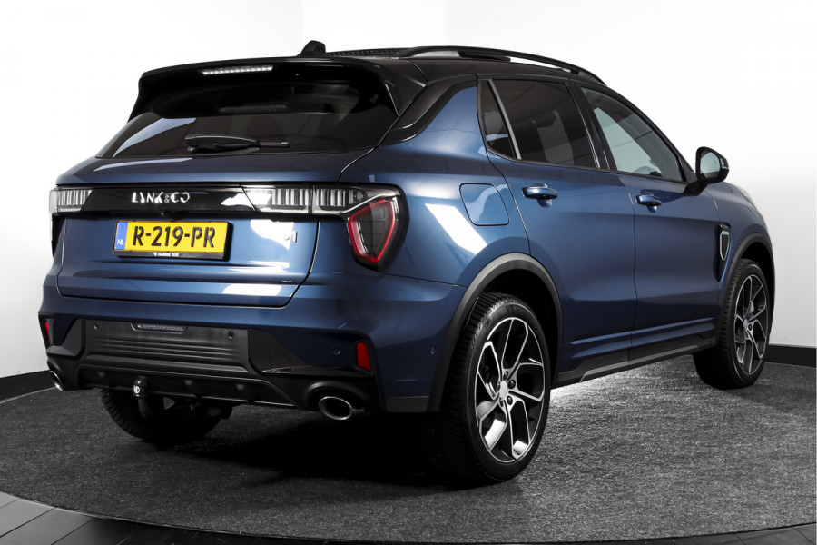 Lynk & Co 01 1.5 PHEV 261PK MY22 Orig. NL | Black Pakket | Afn. Trekhaak | 360 Camera | S/K-panodak | Adapt. Cruise | Memory | Elek. klep | LM 20" |