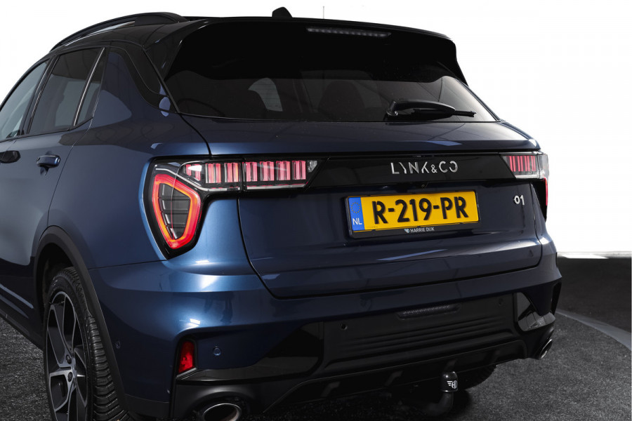 Lynk & Co 01 1.5 PHEV 261PK MY22 Orig. NL | Black Pakket | Afn. Trekhaak | 360 Camera | S/K-panodak | Adapt. Cruise | Memory | Elek. klep | LM 20" |