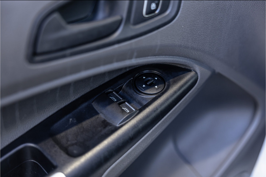 Ford Transit Connect 1.5 EcoBlue L2 | L+R Schuifdeuren | CarPlay | Camera | Stoelverwarming | 3-zitter | DAB | PDC V+A | Dealer onderhouden | Nieuwe APK